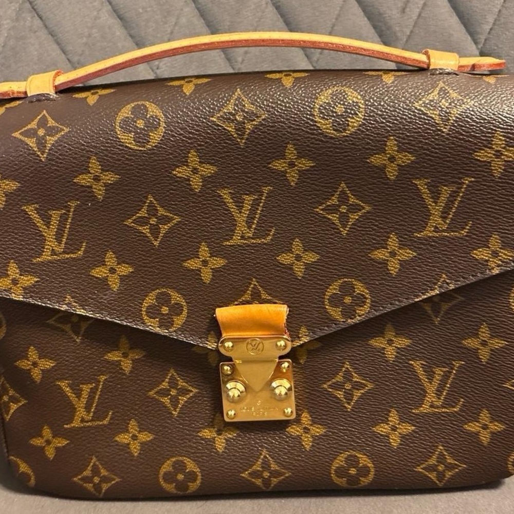 Louis Vuitton Pochette Metis - Picture 2 of 14